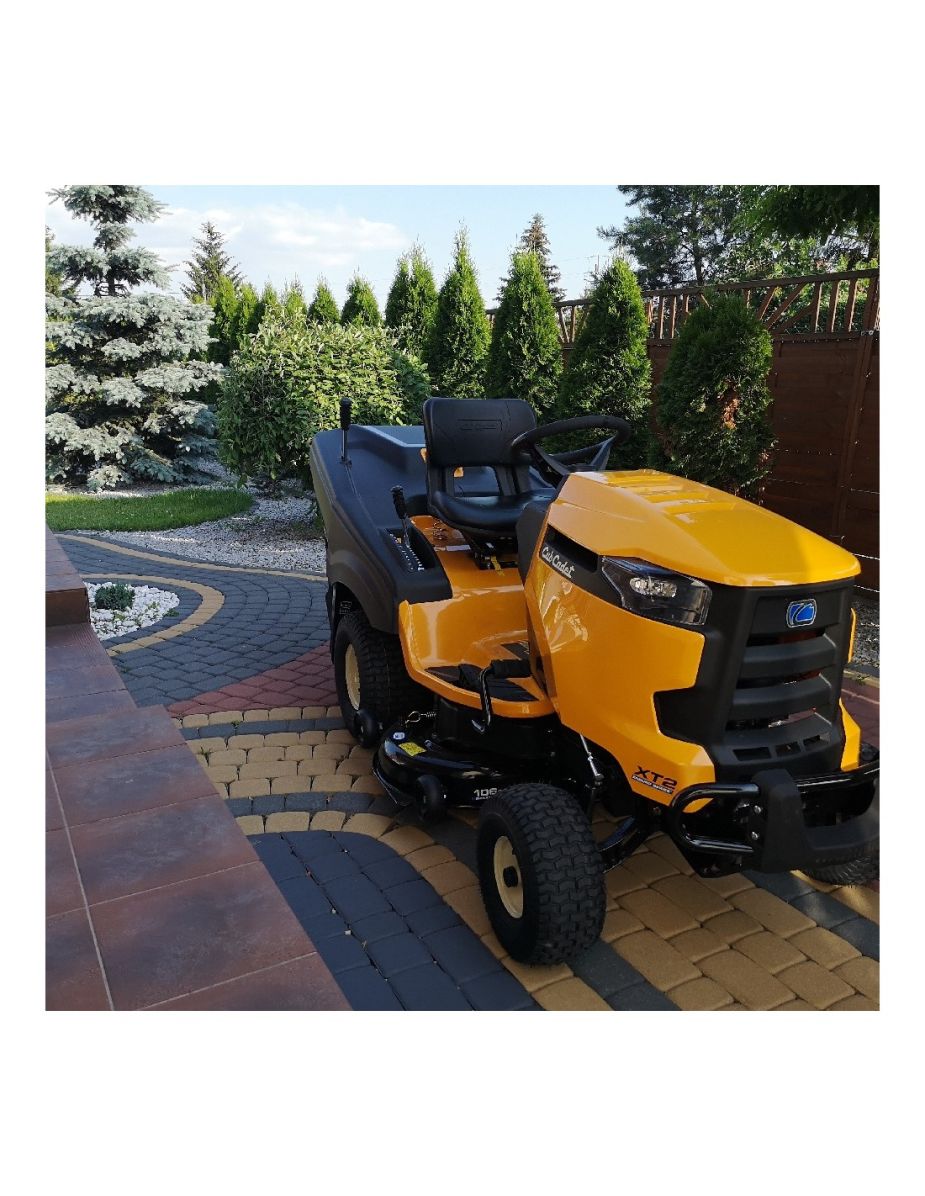 Kosiarka samojezdna do trawy traktorek ogrodowy Cub Cadet XT2 PR95