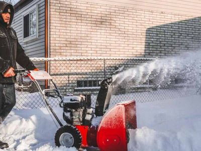 Odśnieżarka spalinowa – Jak wybrać?