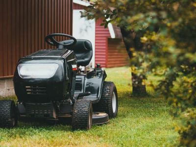 Robot koszący czy traktor ogrodowy?